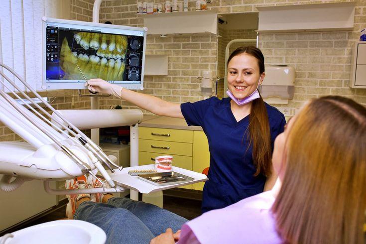 Experienced Dental Lab Team – UjoDent में भारत के सबसे भरोसेमंद डेंटल टेक्नीशियन